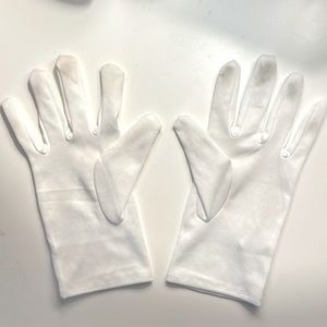 White costume gloves🧤🤍